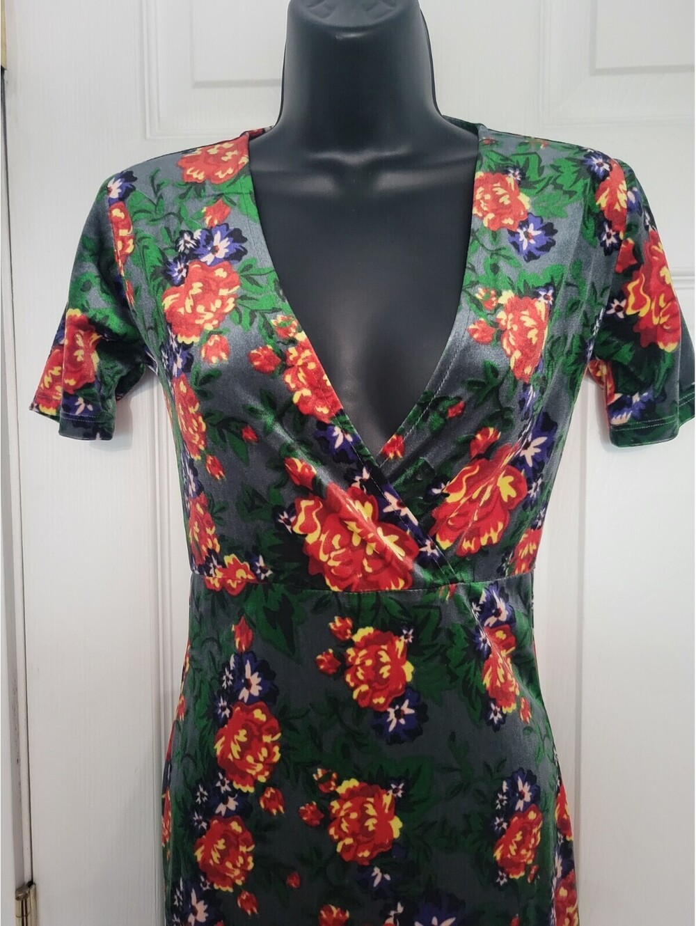 ZARA Floral Velvet Stretch Surplice Dress Size Small NWT Sexy